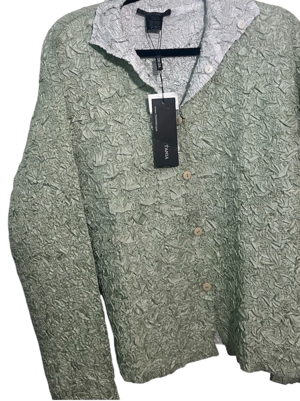 Tania  Reversible Pleated Light Green Blouse with Contrast Collar Size Large NWT